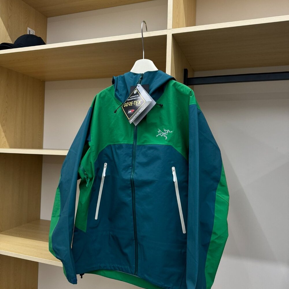 Arc'teryx Beta Series Lightweight Jacket - image 1